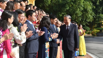 Tổng Bí thư, Chủ tịch nước Tô Lâm gặp mặt đại biểu “Tham mưu giỏi, phục vụ tốt”