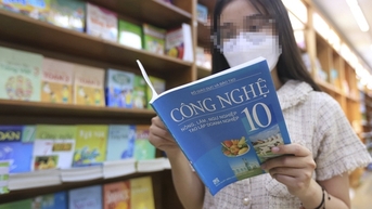 Quyền chọn sách giáo khoa sẽ được 'trả về' cho các trường