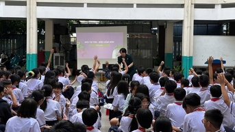 Không được sử dụng thông tin của học sinh, giáo viên cho mục đích thương mại