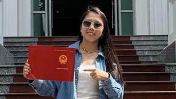 'Cô giáo’ Huỳnh Như vẫn mê đá bóng!