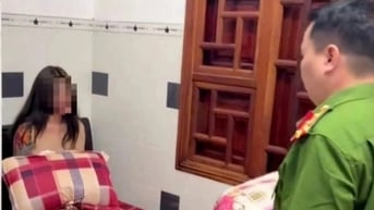 Bí mật phía sau cánh cửa phòng khách sạn của 2 chị em ruột