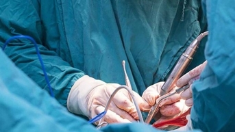 U tủy sống, nguy cơ tàn phế nếu không được điều trị kịp thời