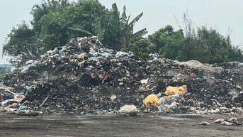 Rác thải "xâm chiếm" Cụm Công nghiệp Lai Xá