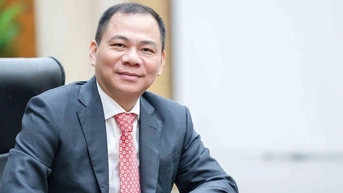 억만장자 Pham Nhat Vuong이 자신의 '자금'을 사용하여 VinFast에 약 20억 달러를 추가로 투자했습니다.
