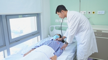 Bị ô tô tải đè lên ngực, bệnh nhân đã được bác sĩ cấp cứu thành công