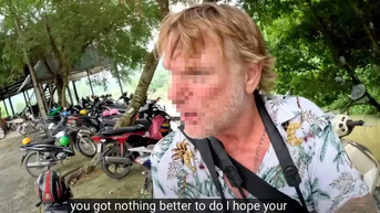 កំហឹង​នៅ​កន្លែង​ដែល​ភ្ញៀវ​ទេសចរ​បរទេស​ជេរ​ប្រមាថ​បុគ្គលិក​ទេសចរណ៍ Ninh Binh