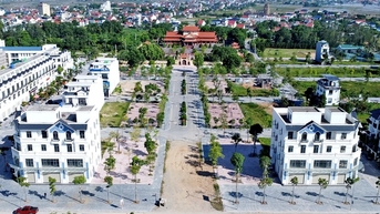 Lúng túng xử lý công trình chắn đường vào nghĩa trang