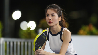 Người trẻ ở TPHCM chi hàng chục triệu đồng mua vợt, chơi pickleball cả tuần