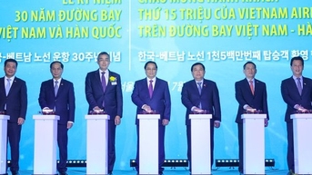 Thủ tướng chứng kiến lễ kỷ niệm 30 năm đường bay thẳng Việt
