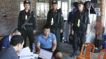 Bắt nhóm cá độ bóng đá, trong đó có phó giám đốc trung tâm y tế ở Quảng Bình