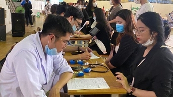 Tư vấn, khám bệnh và phát thuốc miễn phí