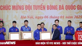 6 cầu thủ đội tuyển Việt Nam được tặng thưởng Huân chương Lao động