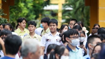 'Đề toán vào lớp 10 dễ nhất 10 năm qua!'