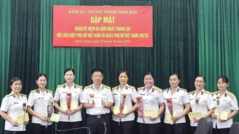 Phụ nữ Vùng 5 Hải quân phát huy truyền thống “Giỏi việc nước, đảm việc nhà”
