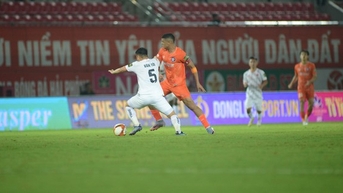 HLV Minh Đức khen đội Đà Nẵng đá như thời hoàng kim, tìm cách hóa giải Quang Hải