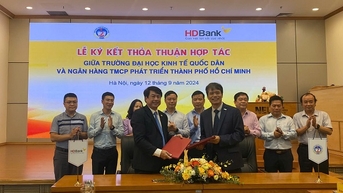 Ký kết hợp tác giúp sinh viên tiếp cận công nghệ ngân hàng số