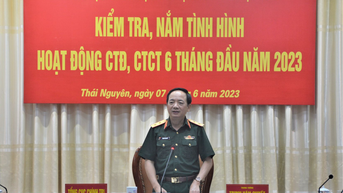 Trung tướng Trịnh Văn Quyết kiểm tra hoạt động công tác Đảng, công tác chính trị tại Quân khu 1