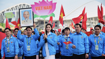 Cờ đỏ sao vàng tung bay ở Liên hoan Thanh niên thế giới 2024