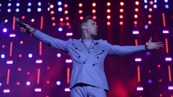 Hay Fest 2023: Ronan Keating "ដុត" ខ្លួនឯងចេញ Epik High ស្រែកថា "វៀតណាម"