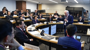 Các Giáo sư Đại học Harvard ấn tượng với sự phát triển của Việt Nam
