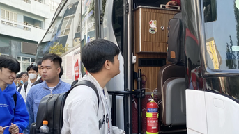 Tặng vé xe cho sinh viên và người lao động khó khăn về quê đón tết