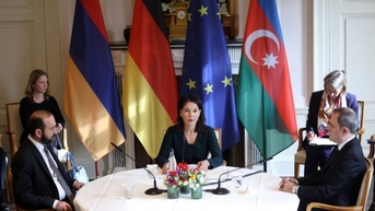 Armenia-Azerbaijan đàm phán tại Đức, Mỹ "tránh tách rời" Trung Quốc, Bitcoin "chớm" 60.000 USD