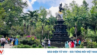 Khách du lịch bị cấm làm việc ở Indonesia