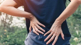 허리 한쪽에 통증이 생기면 어떤 질병을 경고하는가?