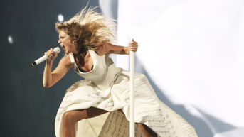 The Eras Tour của Taylor Swift gây sốt ở Paris khi diễn 4 đêm liền