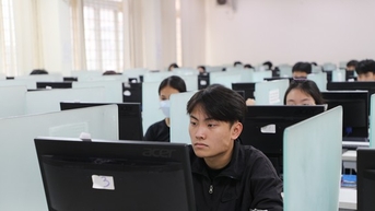 남딘, 하노이 국립대 역량평가 시험 주관