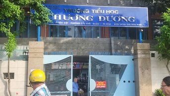 Cô giáo 'xin laptop', xã hội hóa giáo dục, 'nóng' dạy thêm học thêm
