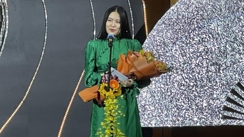 Hoàng Thùy Linh bất ngờ đoạt Ca sĩ nổi bật của năm sau scandal chấn động