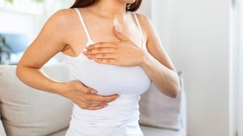U mỡ ở ngực có nguy hiểm?