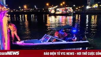 Cứu tàu du lịch chở 70 khách mắc cạn trên sông Hàn