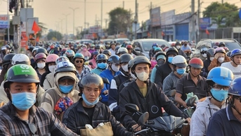 Cửa ngõ phía Tây ùn ứ phương tiện khi người dân quay lại TP.HCM làm việc
