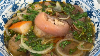 Bun bo bo Hoang Sa៖ ភោជនីយដ្ឋាន​តាម​ផ្លូវ​ដែល​តម្រូវ​ឱ្យ​អ្នក​តម្រង់​ជួរ​ដើម្បី​ញ៉ាំ​ត្រូវ​បិទ​ក្រោយ​រយៈពេល ២ ម៉ោង