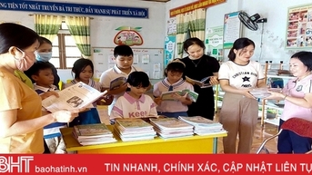 ធានាបាននូវសៀវភៅសិក្សាឱ្យបានគ្រប់គ្រាន់មុនឆ្នាំសិក្សាថ្មី។
