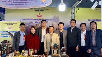 ផ្សព្វផ្សាយផលិតផលឧស្សាហកម្មជនបទធម្មតារបស់ហាណូយនៅ Vinh Phuc