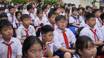 Giữ ổn định học phí năm học mới