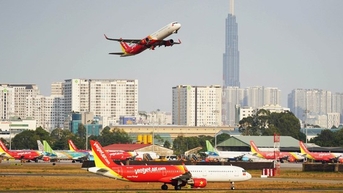 Hơn 300 chuyến bay rỗng trở về Tân Sơn Nhất để giải tỏa khách
