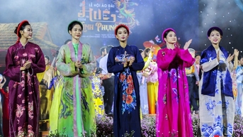 Áo dài Huế kể chuyện về huyền thoại "Linh Phụng"