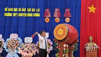 Không để có học sinh vì hoàn cảnh khó khăn mà không được đến trường