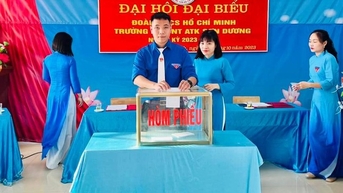 Câu chuyện về những người trẻ 'gieo chữ vùng cao'