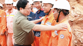 Thi đua nước rút hoàn thành đường dây 500 kV mạch 3 đúng tiến độ