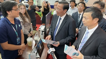 Techfest 2023에는 200개 이상의 기술 부스가 있습니다.