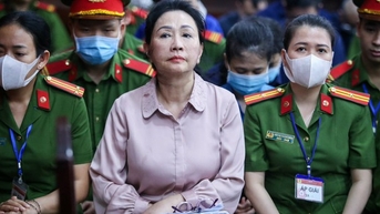 HĐXX nhắc luật sư vụ án Trương Mỹ Lan về quy định sử dụng tài liệu mật