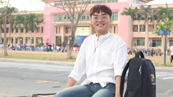 Chàng trai nói về cách học để đạt thủ khoa kép
