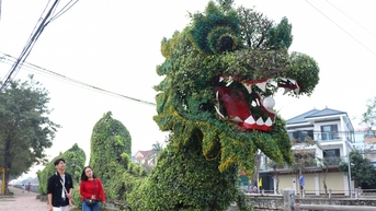 Linh vật rồng ở Nghệ An hết "giận dỗi" sau khi được chỉnh sửa