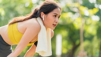 Tại sao phụ nữ dễ loãng xương?