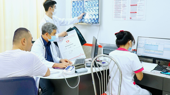 Sau cơn đột quỵ, người đàn ông 'mất ngôn ngữ' 6 năm